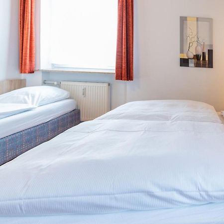 Hotel Am Roemerplatz Ulm Bagian luar foto