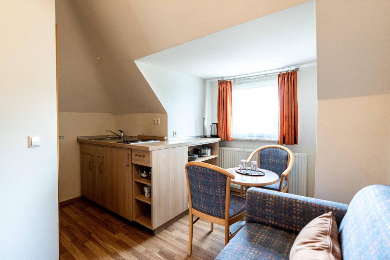 Hotel Am Roemerplatz Ulm Bagian luar foto