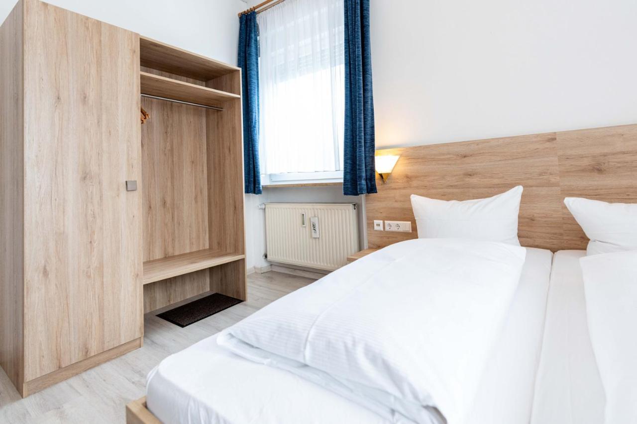 Hotel Am Roemerplatz Ulm Bagian luar foto