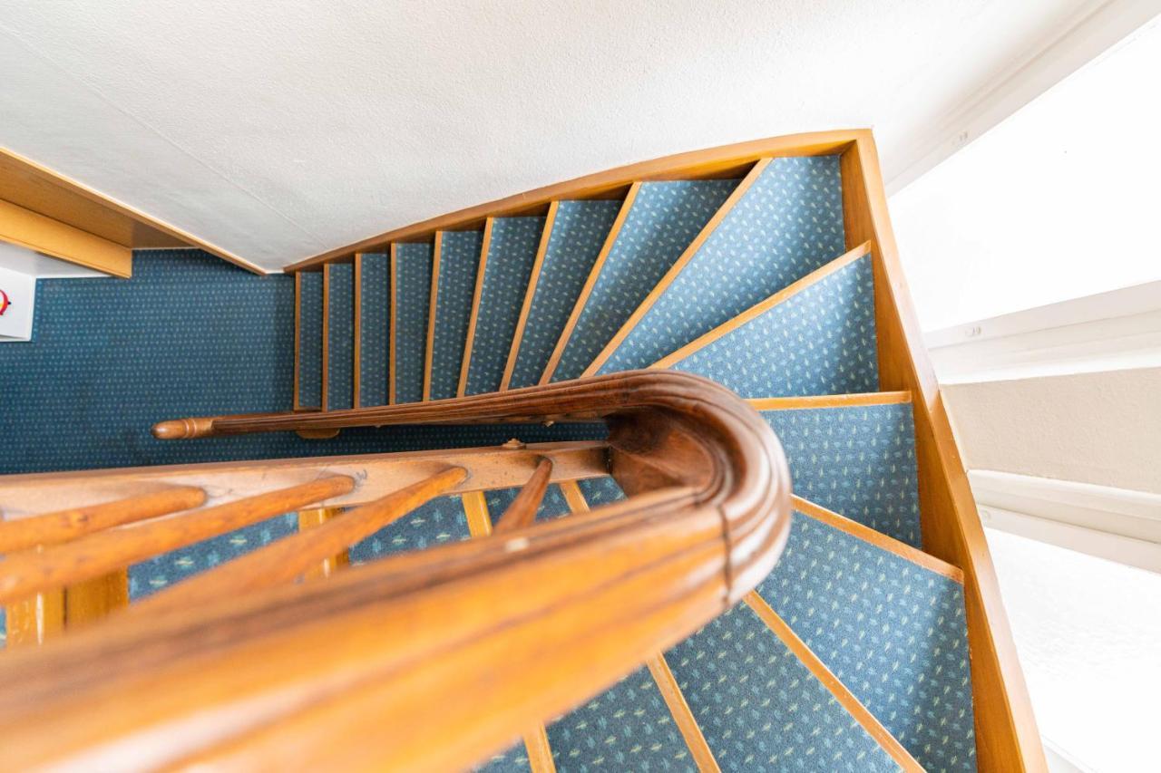 Hotel Am Roemerplatz Ulm Bagian luar foto