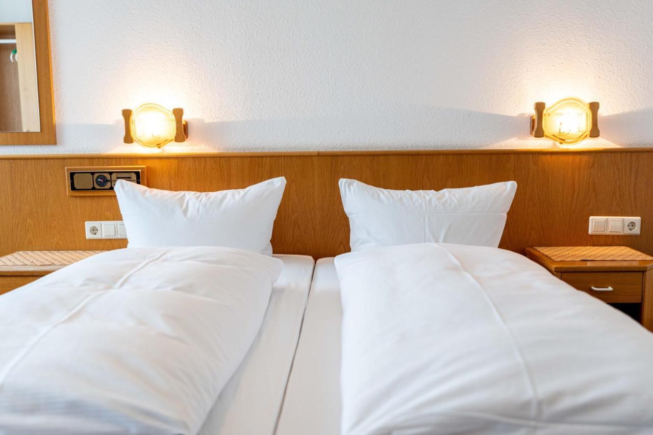 Hotel Am Roemerplatz Ulm Bagian luar foto