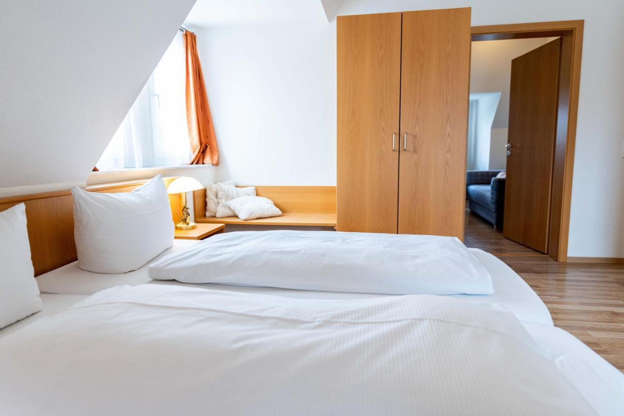 Hotel Am Roemerplatz Ulm Bagian luar foto