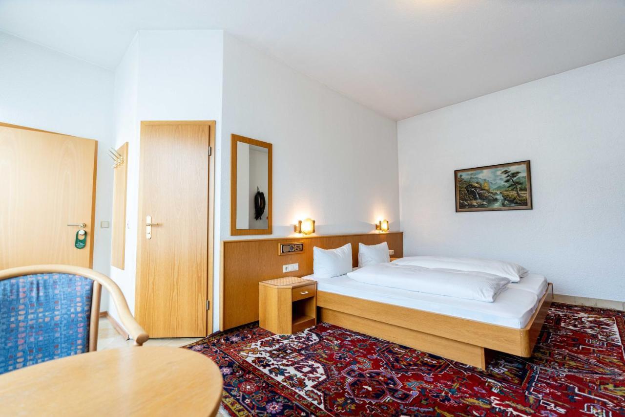 Hotel Am Roemerplatz Ulm Bagian luar foto