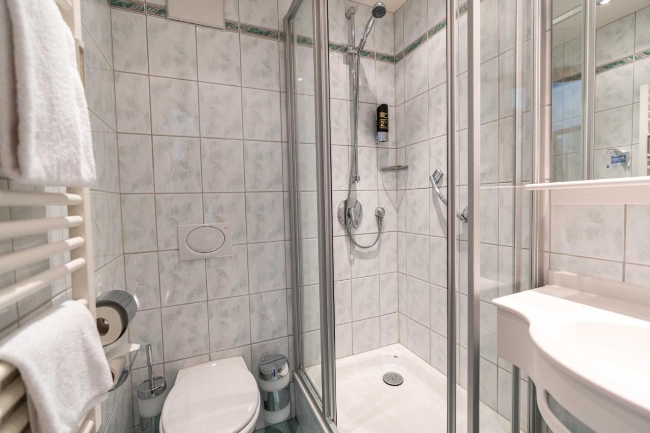 Hotel Am Roemerplatz Ulm Bagian luar foto