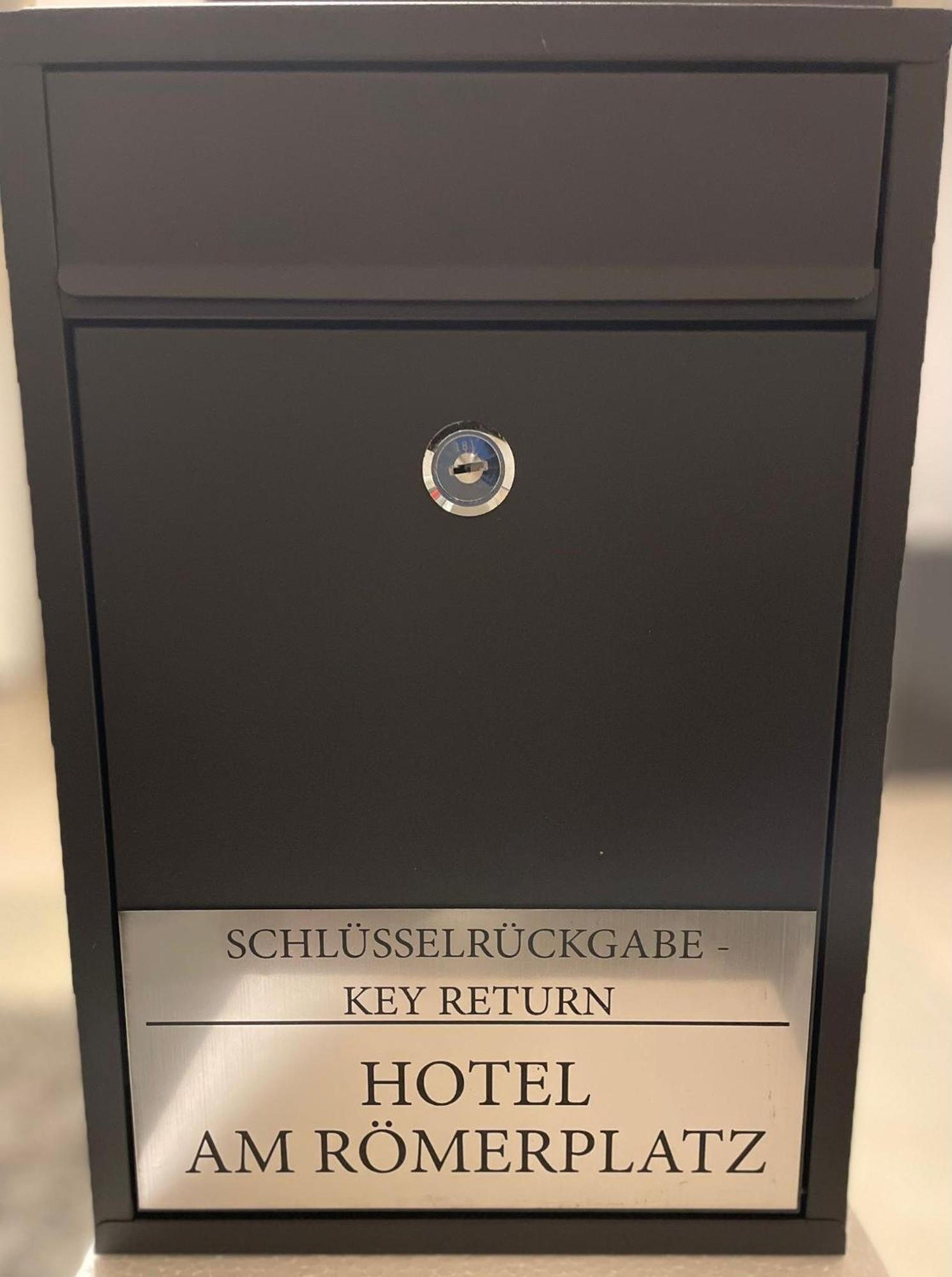 Hotel Am Roemerplatz Ulm Bagian luar foto