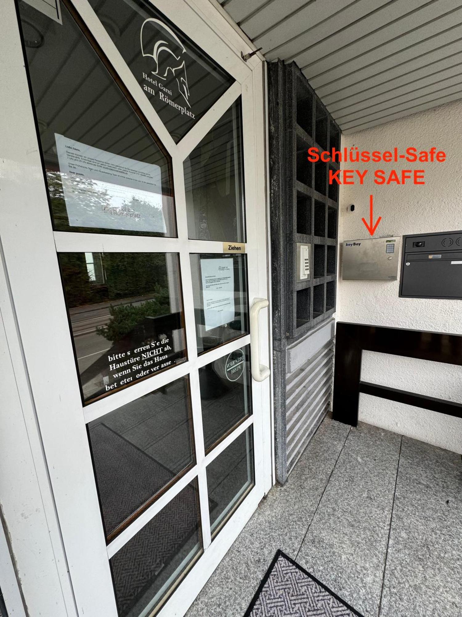 Hotel Am Roemerplatz Ulm Bagian luar foto