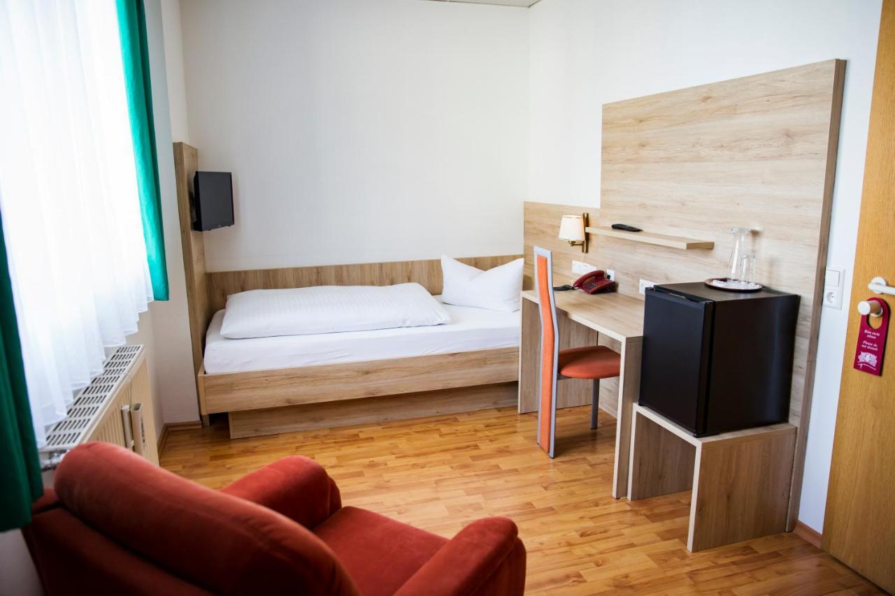 Hotel Am Roemerplatz Ulm Bagian luar foto